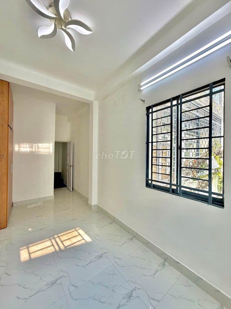 ĐỐ TÌM RA CĂN THỨ 2 - 4 TẦNG LẦU - HXH - GẦN 30M2 Ở PN - NHANH THÌ CÒN - Ảnh 3