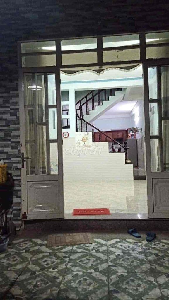 nhà gần ngã tư ga Q12 1 trệt 1 lầu hẻm xe hơi sổ Hồng chính chủ - Ảnh 2