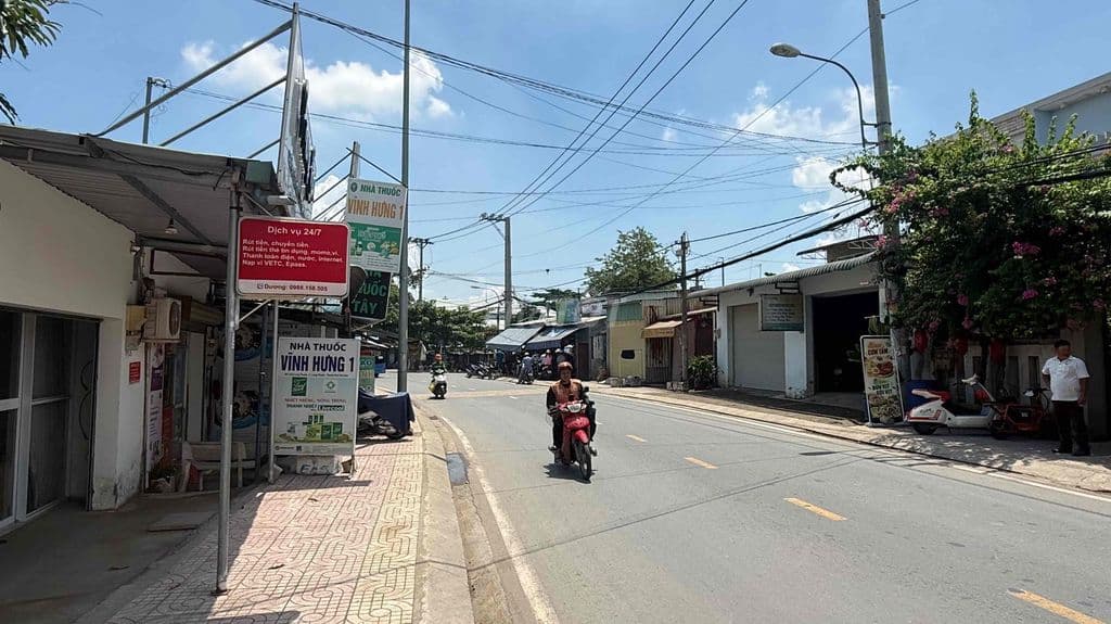MẶT TIỀN KINH DOANH ĐƯỜNG LONG PHƯỚC - NGAY CHỢ - 10 TỶ/205M2 - Ảnh 2