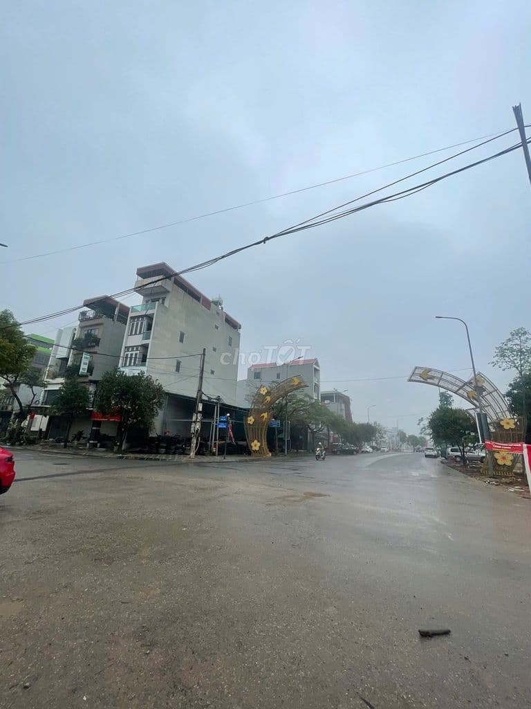 BÁN ĐẤT 3 MẶT TIỀN NGÃ 4 GẦN CÔNG VIÊN VƯỜN ĐÀO-ĐÔNG ANH. - Ảnh 2