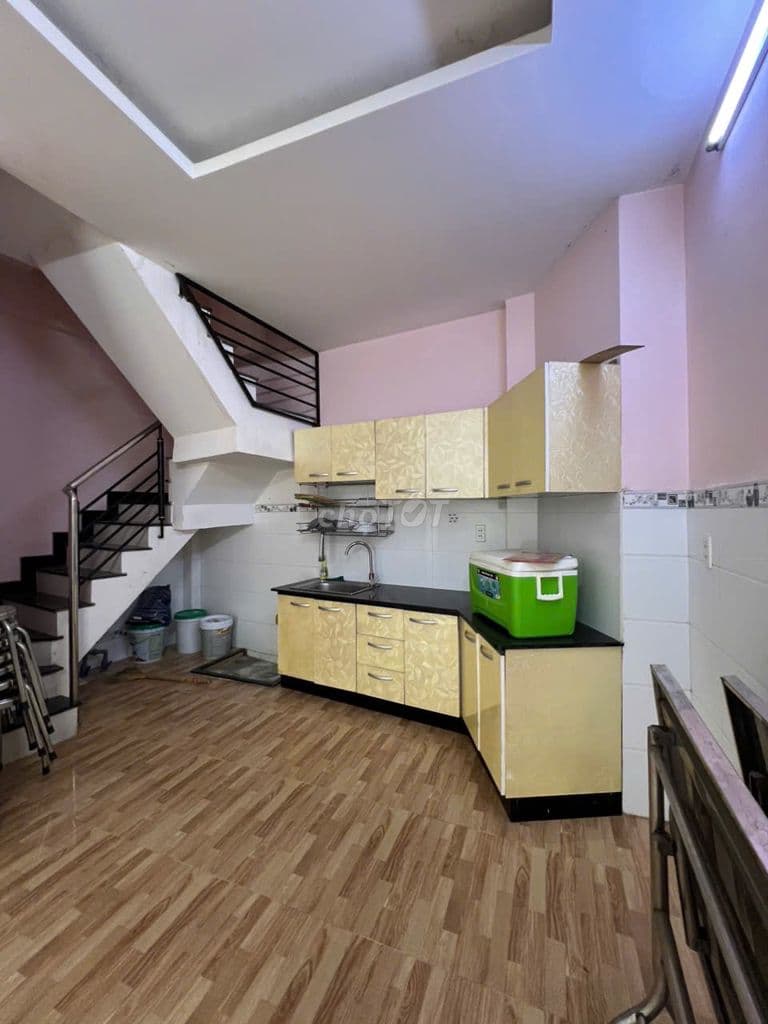 Bán nhà 3 lầu, 3 PN, DT 25,8m2 Quận 10 - Ảnh 3