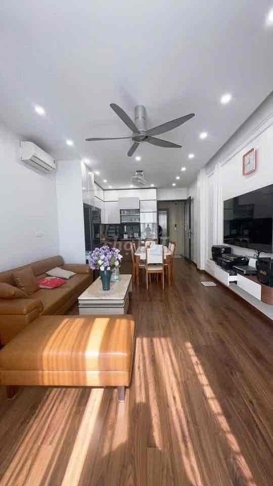 Nhà Nguyễn Khánh Toàn 55m2 – ô tô đỗ cửa – 5 tầng đẹp – 5PN – gỗ hương - Ảnh 2