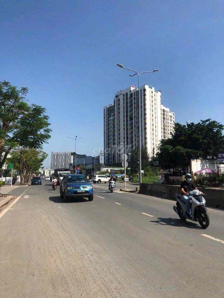Nhà 3 Tầng 140 m Mặt Tiền Đường Liên Phường Giá Mềm 25.9 tl