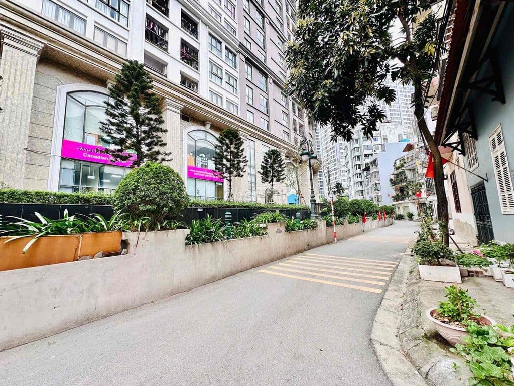 NHÀ PHÂN LÔ KĐT SỐNG HOÀNG – VỈA HÈ Ô TÔ ĐỖ NGÀY ĐÊM – GARA RIÊNG !!!! - Ảnh 2