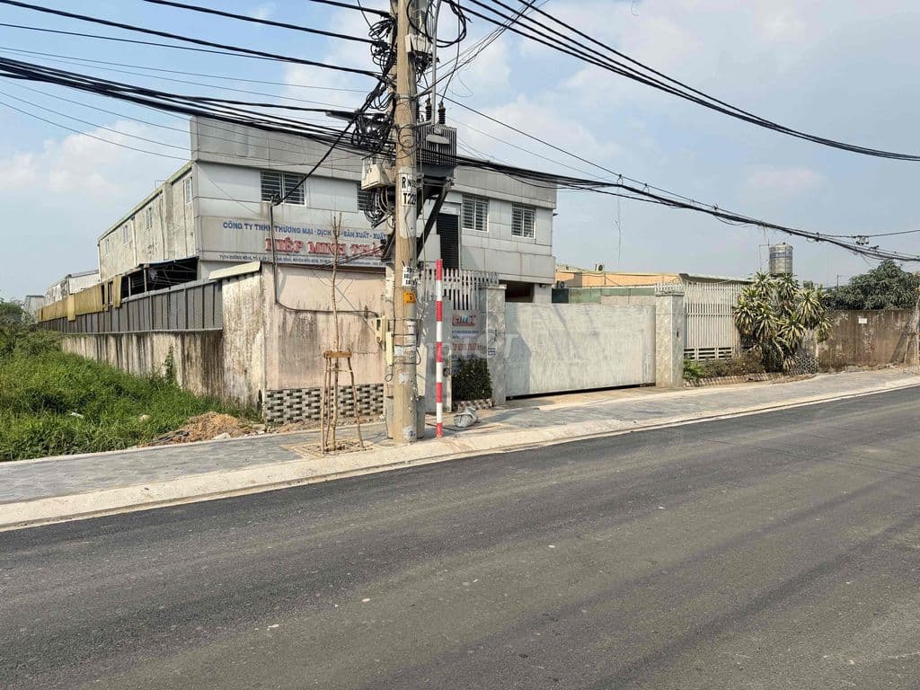 CHÍNH CHỦ BÁN ĐẤT ĐÃ CÓ NHÀ XƯỞNG 2 MẶT TIỀN GIÁP NHỊ BÌNH 15