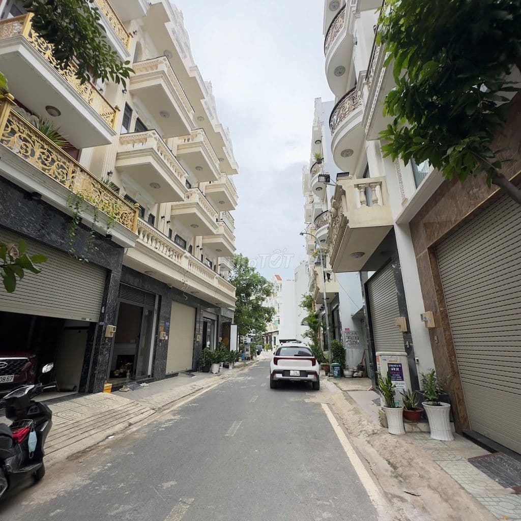 Nhà KDC Bình Thành - Gần Ngã 4 gò mây Lê Trọng Tấn 4 Lầu - Hướng Tây