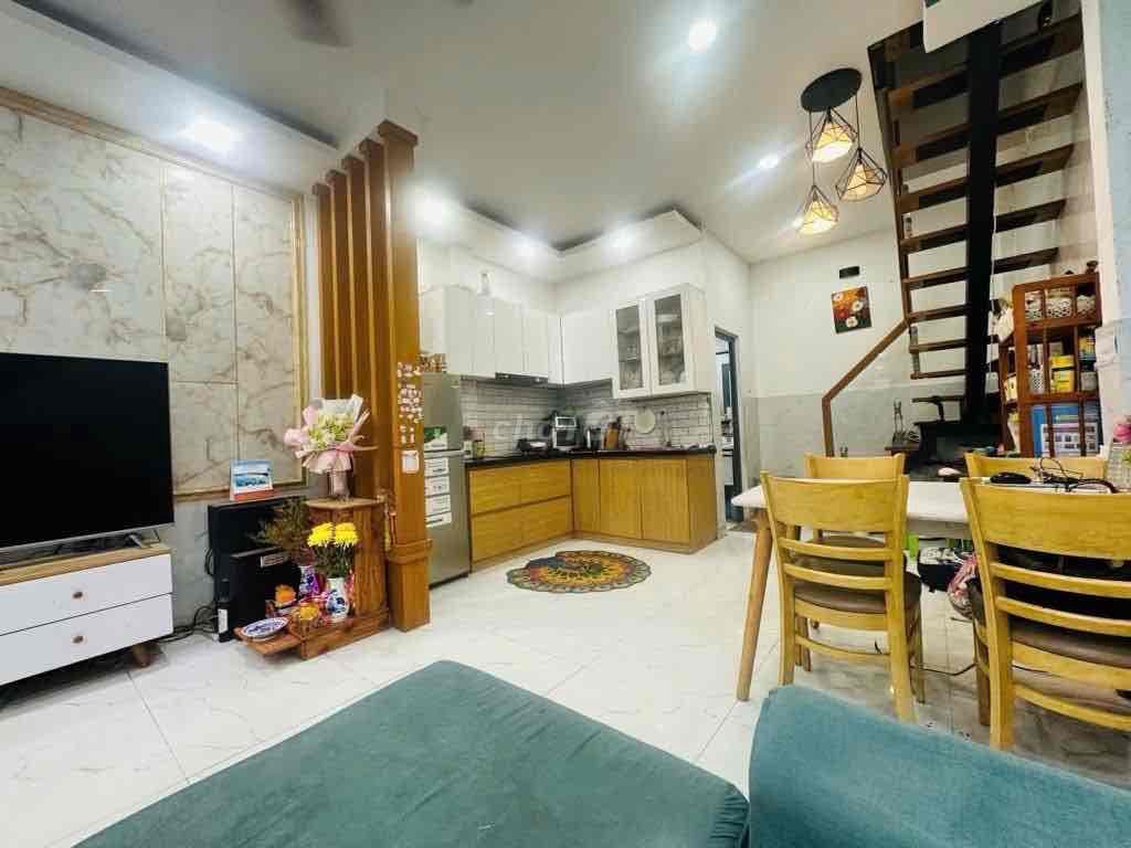 CHỈ 3.55 TỶ – NHÀ 2 TẦNG HẺM XE HƠI NGAY CHỢ HIỆP THÀNH, DỌN VÀO Ở NGA - Ảnh 2