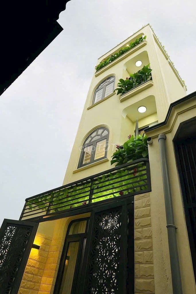 Bán nhà sát mặt tiền chung cư Dreamhome