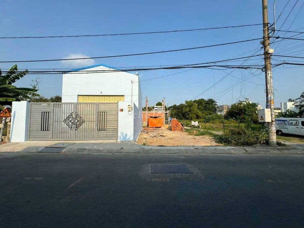 PHÂN KHÚC GIÁ RẺ - LÔ GÓC ĐẸP NGAY CHỢ VIỆT KIỀU 200M2 DỄ KINH DOANH - Ảnh 2