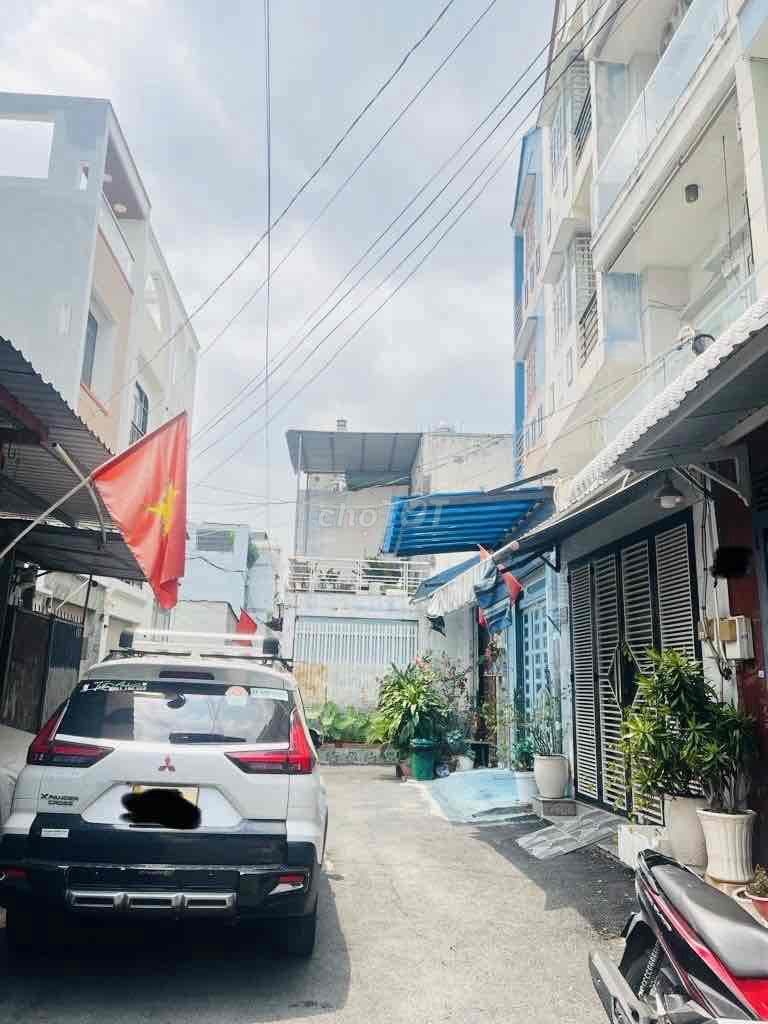 NHÀ ĐẸP 3 TẦNG-DT 4.5Mx12M-NGAY EMART PHAN HUY ÍCH-Ô TÔ NGỦ TRONG NHÀ- - Ảnh 2