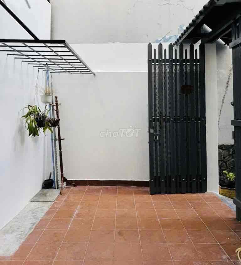 Xxx/1 Huỳnh Văn Bánh 50m2, gần 4m x17m, 3PN, A4, chỉ hơn 8 tỷ