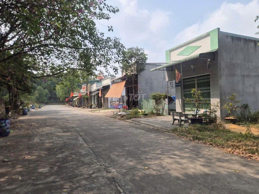 Chính chủ cần bán lô đất 90m2 ngay Thị Trấn Hóc Môn, sổ hồng riêng - Ảnh 2