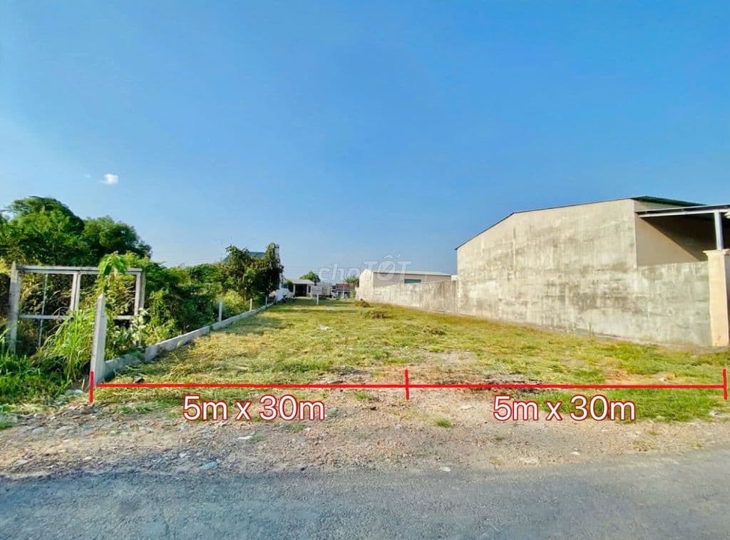 NGÂN HÀNG THANH LÝ 2 LÔ ĐẤT MẶT TIỀN NGUYỄN THỊ LẮNG 490 TRIỆU/ NỀN