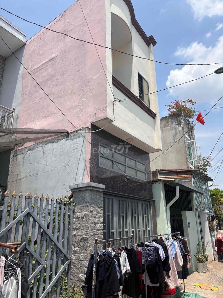 nhà ngộp bank hẻm 1255 tỉnh lộ 43 DT 64 m2 xây 1 trệt 1 lửng 1 lầu