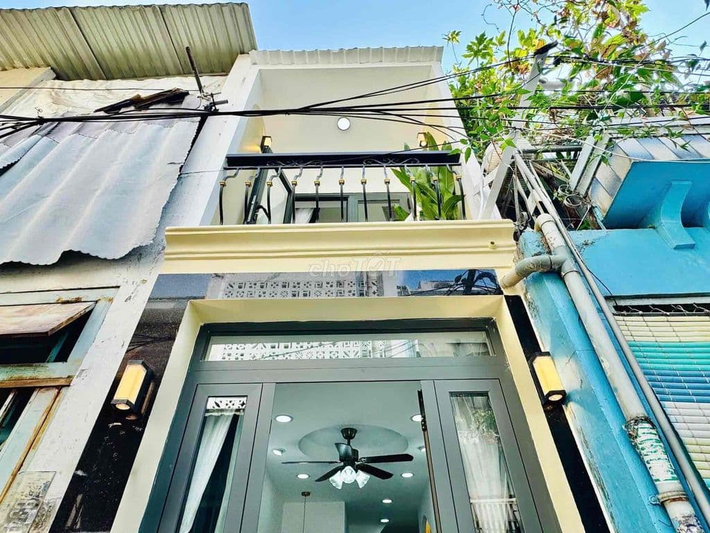 🔥 HẠ NGAY 150 TRIỆU – GIÁ CHỈ CÒN 2.8 TỶ 🔥 🏡 Nhà đẹp sát Phú Nhuận –
