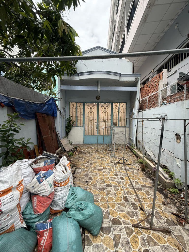 Bán gấp ,nhà nát ,DT 108 m2 ,Huỳnh Tấn Phát ,Tân Thuận Tây ,Quận 7 - Ảnh 3