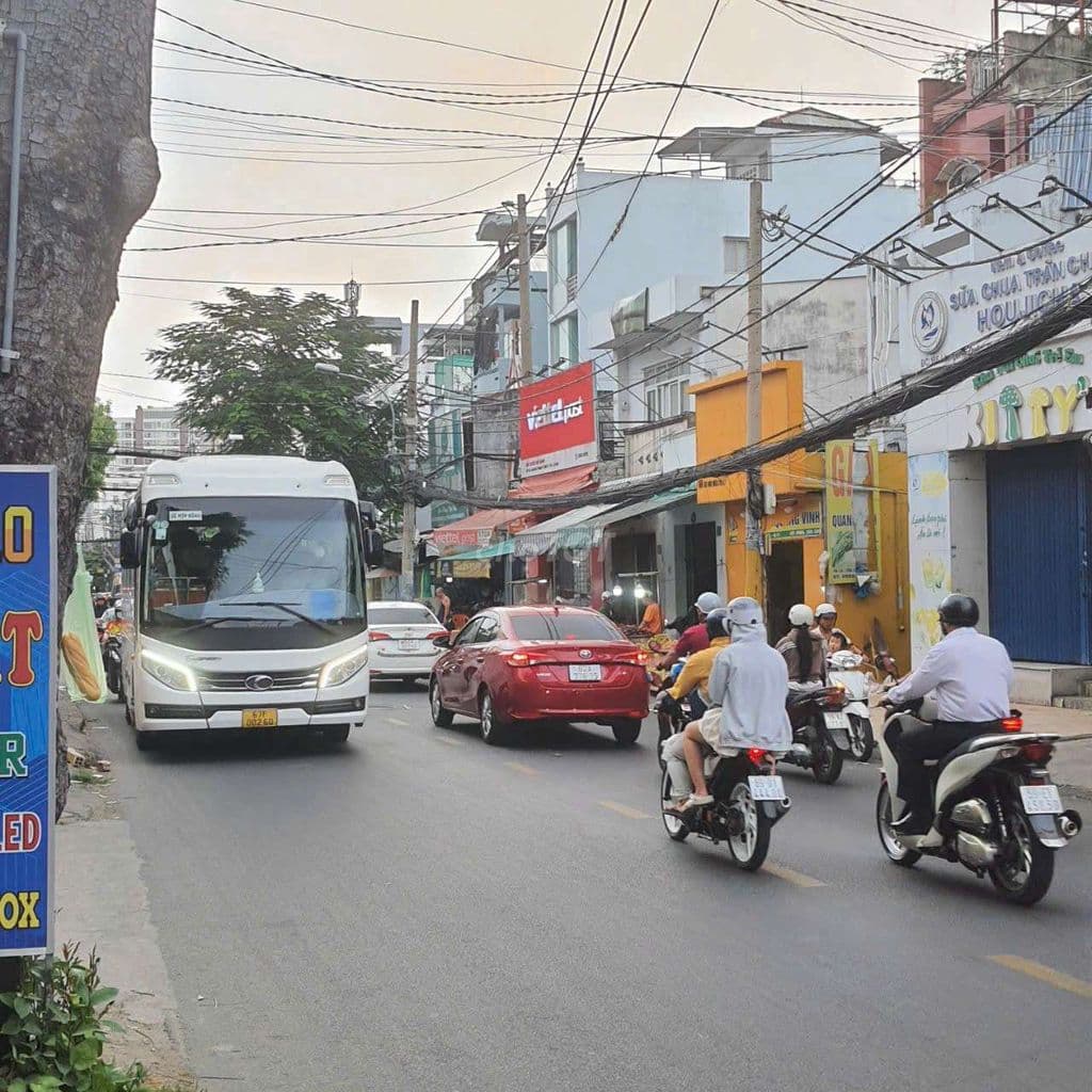 nhà MT ngay Khu cư xá Bình Thới, dt: 3,45x19m