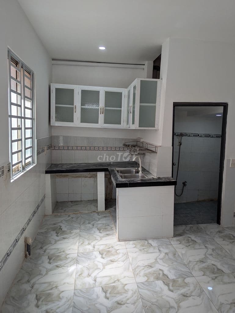Nhà đường TL 15, p thạnh lộc, quận 12, sổ hồng riêng, hướng đông nam