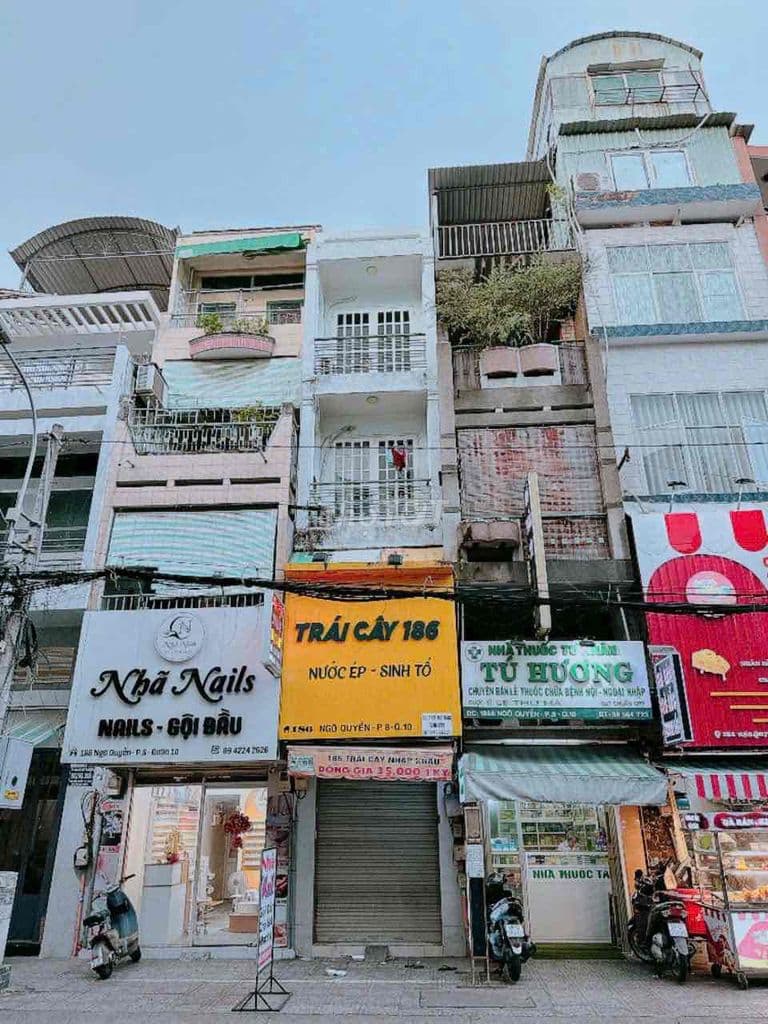 bán nhà mặt tiền Ngô Quyền 30m2 3 lầu sân thượng chỉ 9ty3 tl