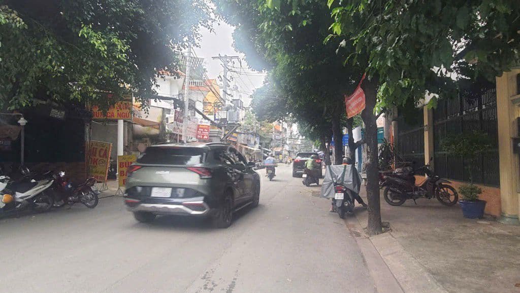 tòa nhà CHDV ngay Sân Bay ngang 6,5x8 4 lầu đang cho thuê 20tr giá rẻ
