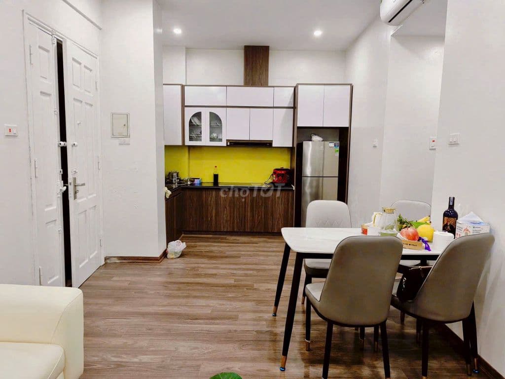Bán căn hộ chung cư Thành phố Giao Lưu, 72m2, 3 ngủ, nội thất đẹp.