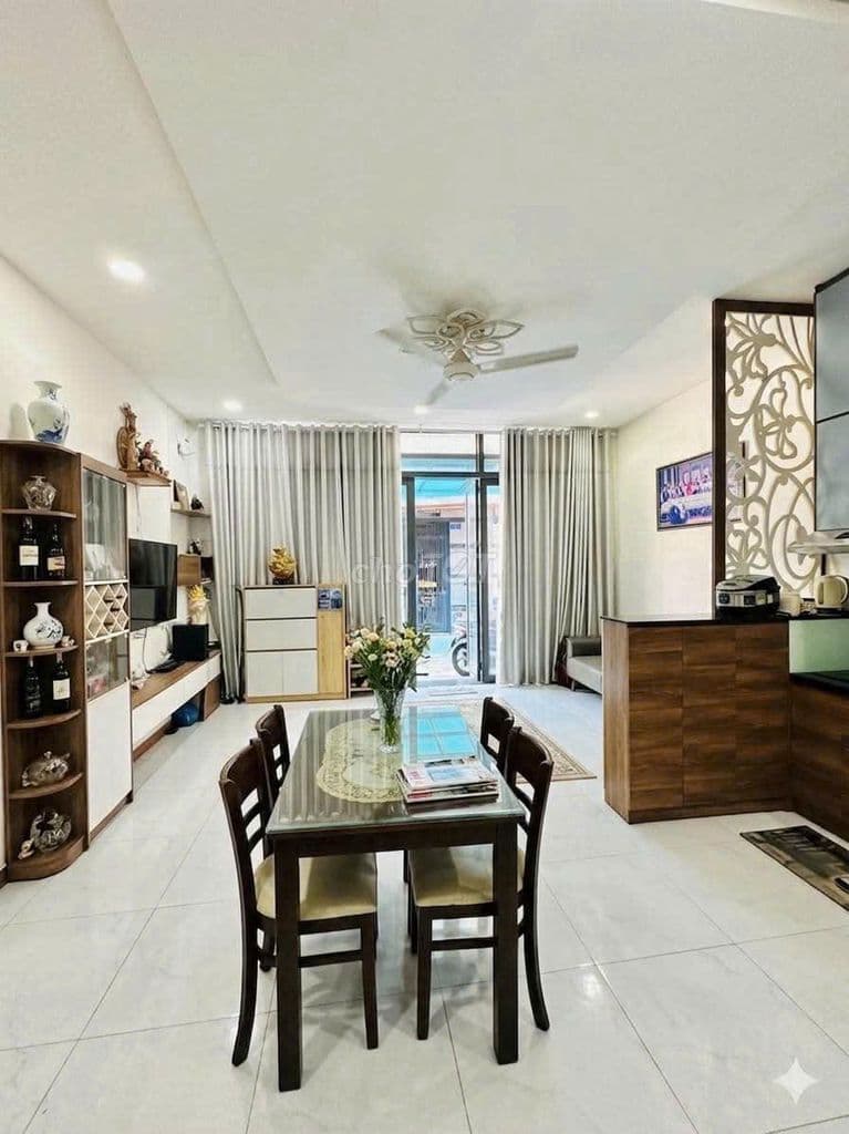 Nhà rộng 2 tầng ô tô đỗ cửa, Bình Long giao Tân Thắng.