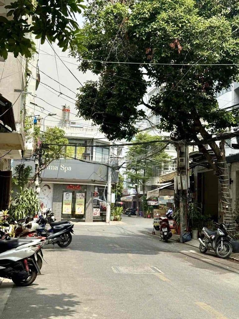 Mặt tiền P11 Tân Bình giáp Q10 Chỉ vài trăm mét Sang Xịn Đẹp thang may