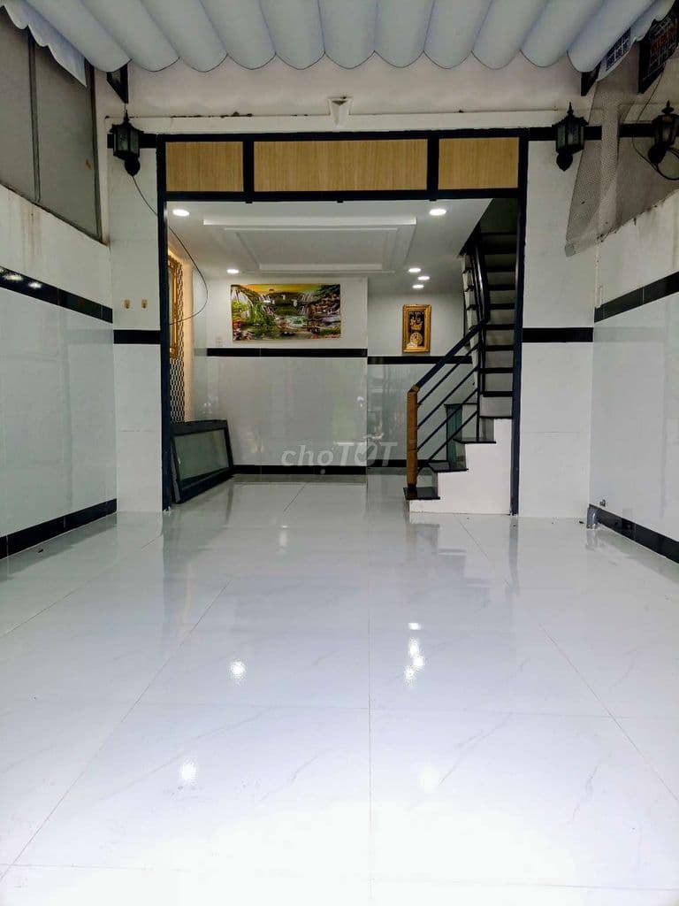 Nhà 1 lầu 2 phòng ngủ, hẻm xe hơi