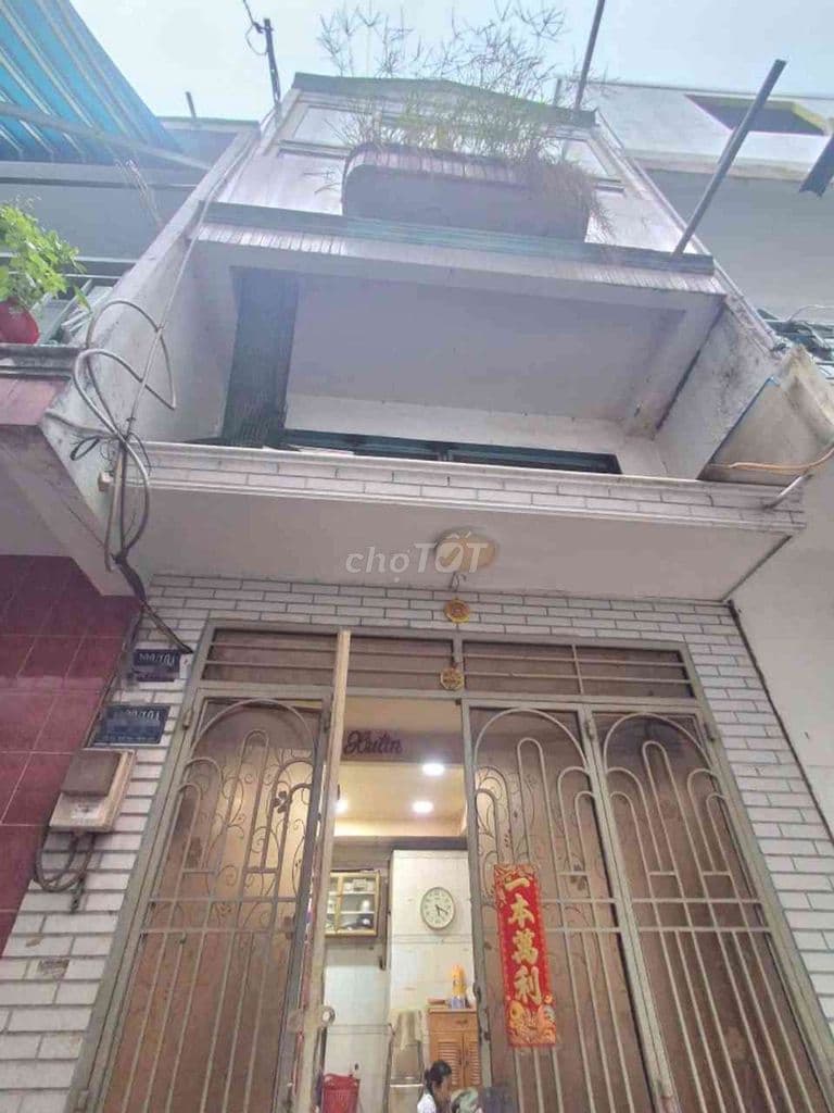 Nhà: cách mạng tháng 8, P 7 Tân Bình ,20M2 ,3 Tầng 3PN ,Giá 2.95Tỷ