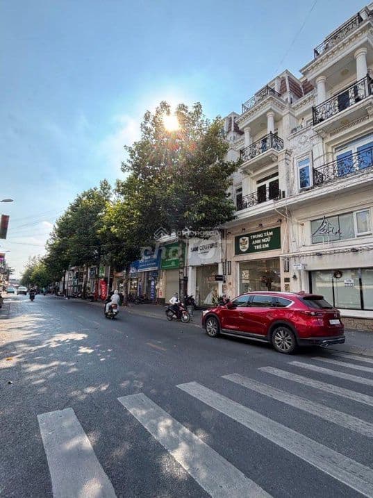 Nhà Quận 7 - 108m2 - dòng tiền 30tr/tháng