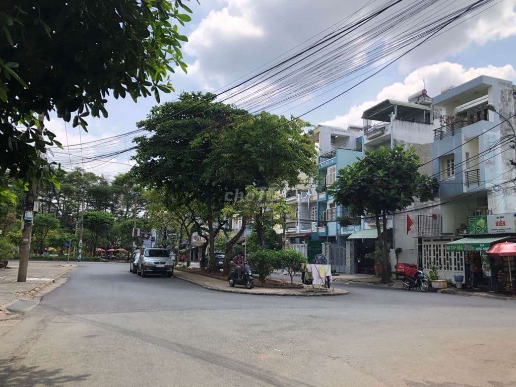 BIỆT THỰ SÂN VƯỜN HỒ BƠI MẶT TIỀN KHU – GẦN GLOBAL CITY