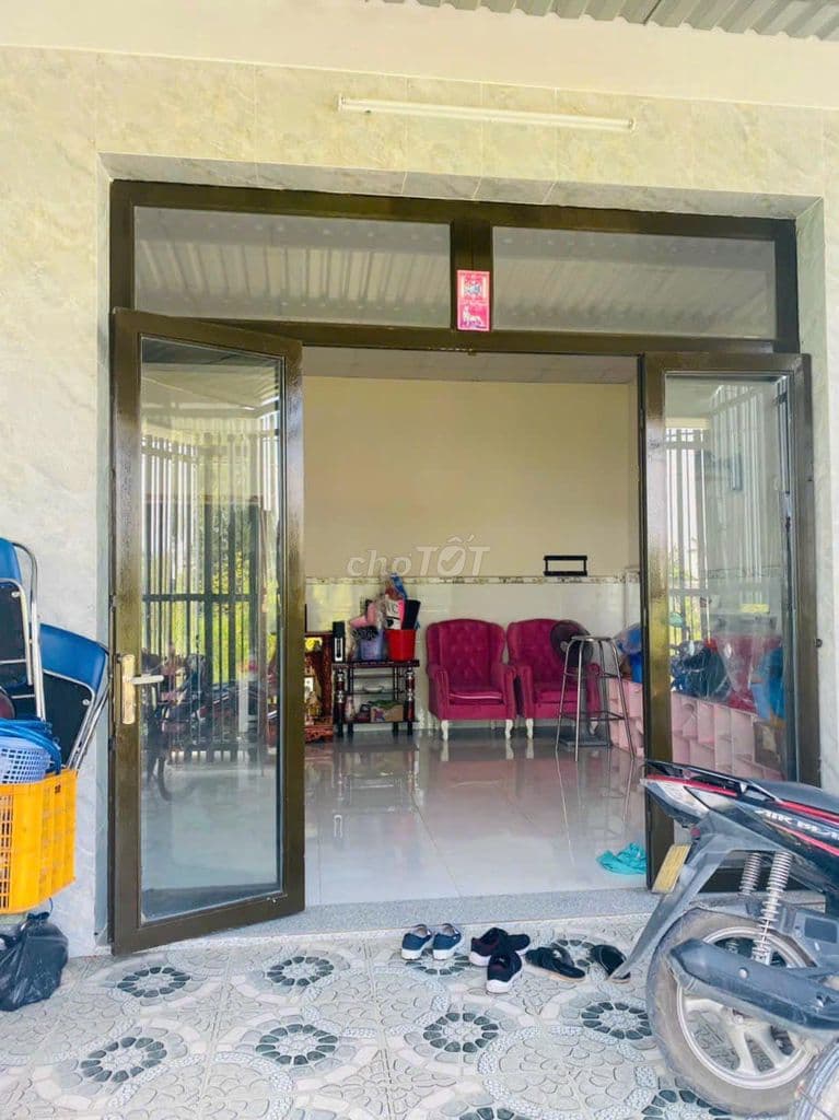 Hàng Ngộp nhà cấp 4 103m2 đường 65 Tân Phú Trung giá 910 triệu SHR