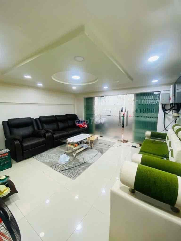 Bán nhà đẹp vào ở ngay, 3 tầng, HXH, 35m, đường CMT8, Quận 10, 6tỉ499 - Ảnh 2