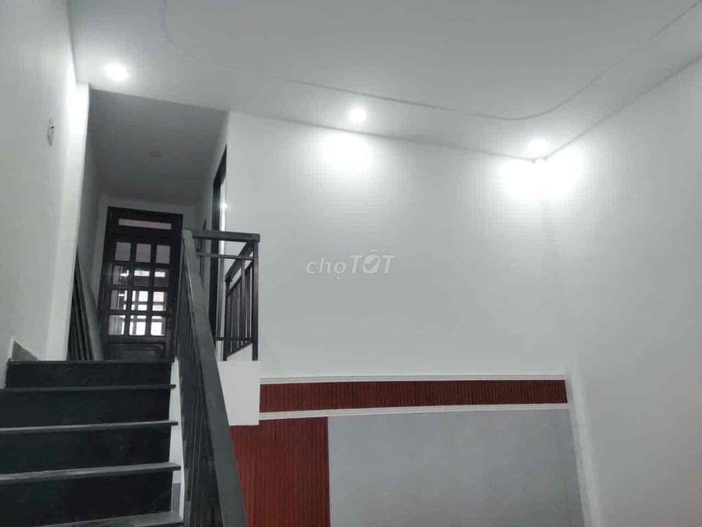 5x16 hem Nguyen Anh Thu