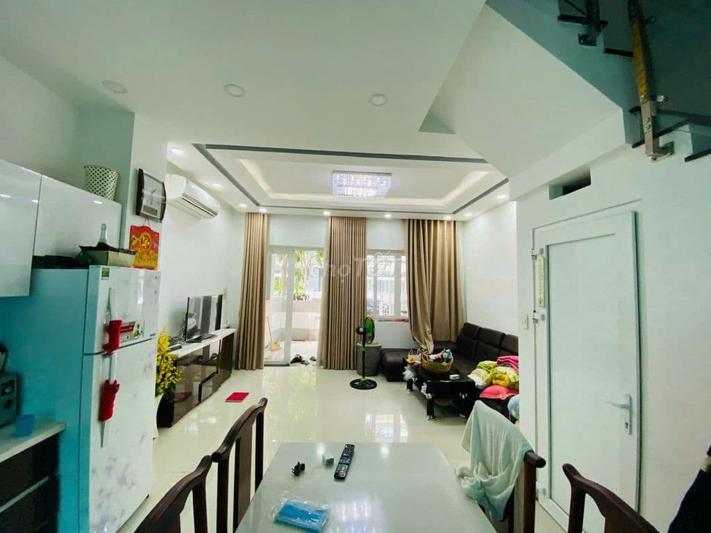 Bán gấp nhà Mega village 75m2,đầy đủ nội thất, sổ hồng, bảo vệ, hồ bơi - Ảnh 3