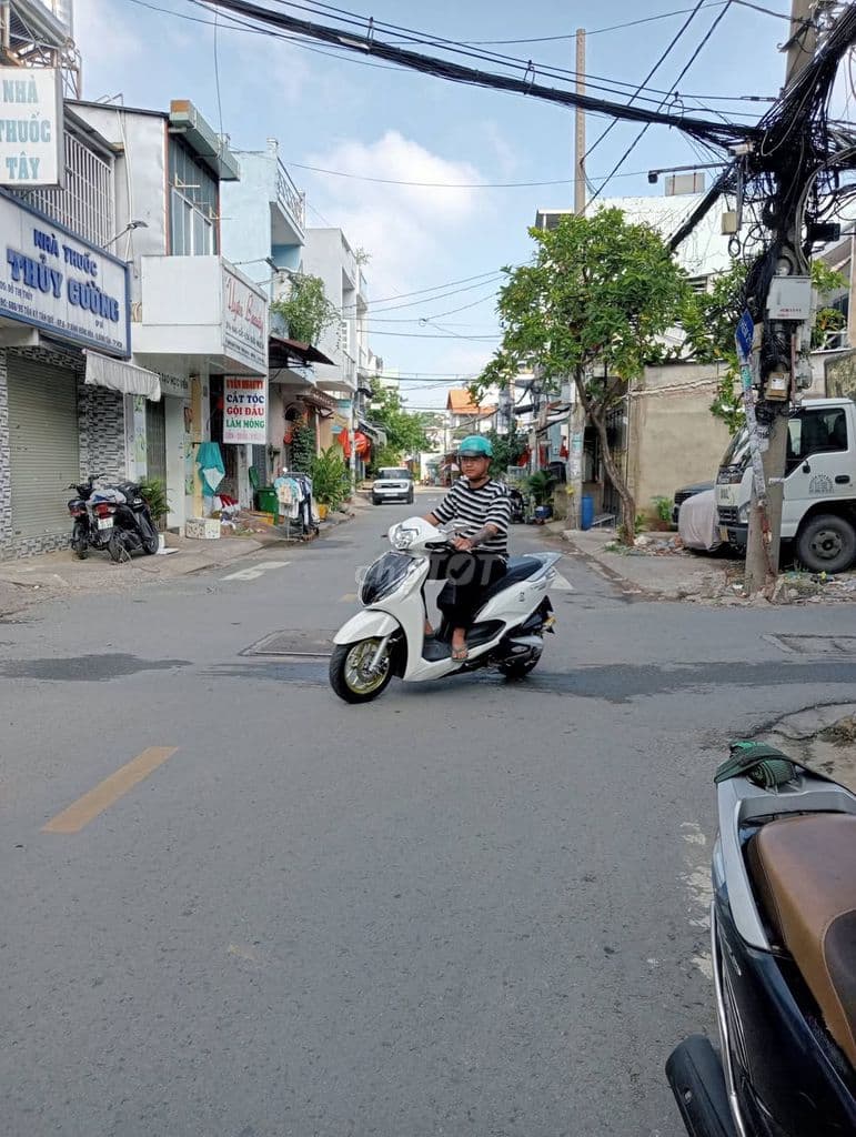 NHÀ TÂN KỲ TÂN QUÝ 2 MẶT TIỀN NHỈNH 6 Tỷ