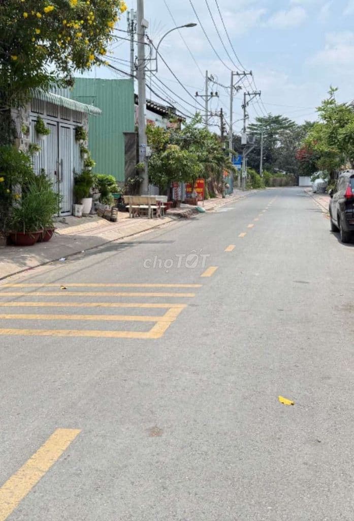nhà 175m 2tầng giá chỉ 6.7 tỷ gần chợ đầu mối Hóc Môn