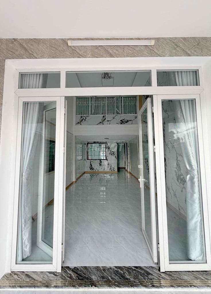 Bán nhà đường Phạm Văn Đồng