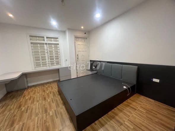 Nhà Ngọc Thuỵ 3 tầng 2 ngủ ô tô đỗ cổng - Ảnh 3