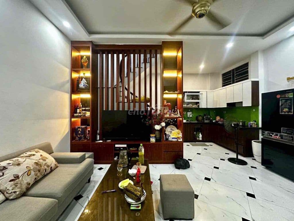 Bán nhà Vương Thừa Vũ - Khu phân lô - gần Trường Chinh - Dt 42m2*5T