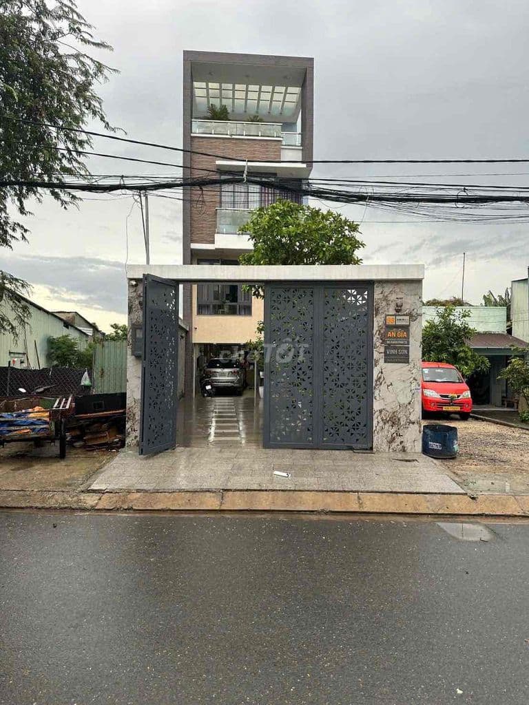 Bán Gâp Nhà 1 Trệt 2 Lầu + Sân Thương 5x37m Mt nhựa 12m 1/ Trần Văn 10