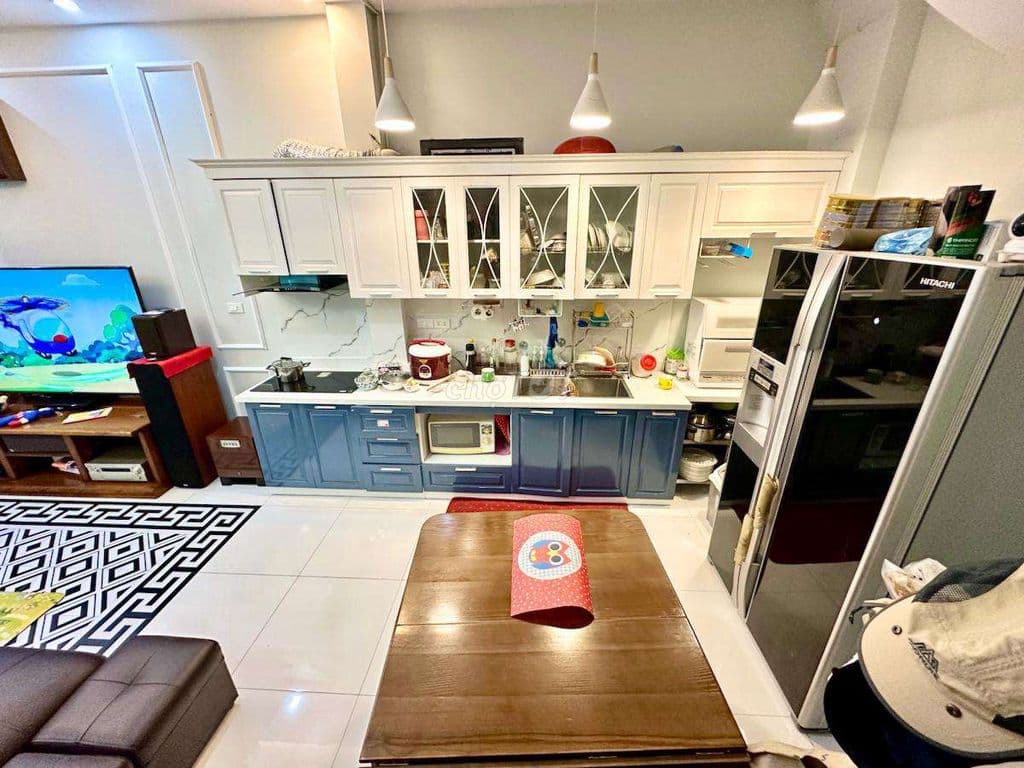 Nhà đẹp Ngọc Khánh, ngõ thông, gần phố, mới, full nội thất, ở sướng - Ảnh 2