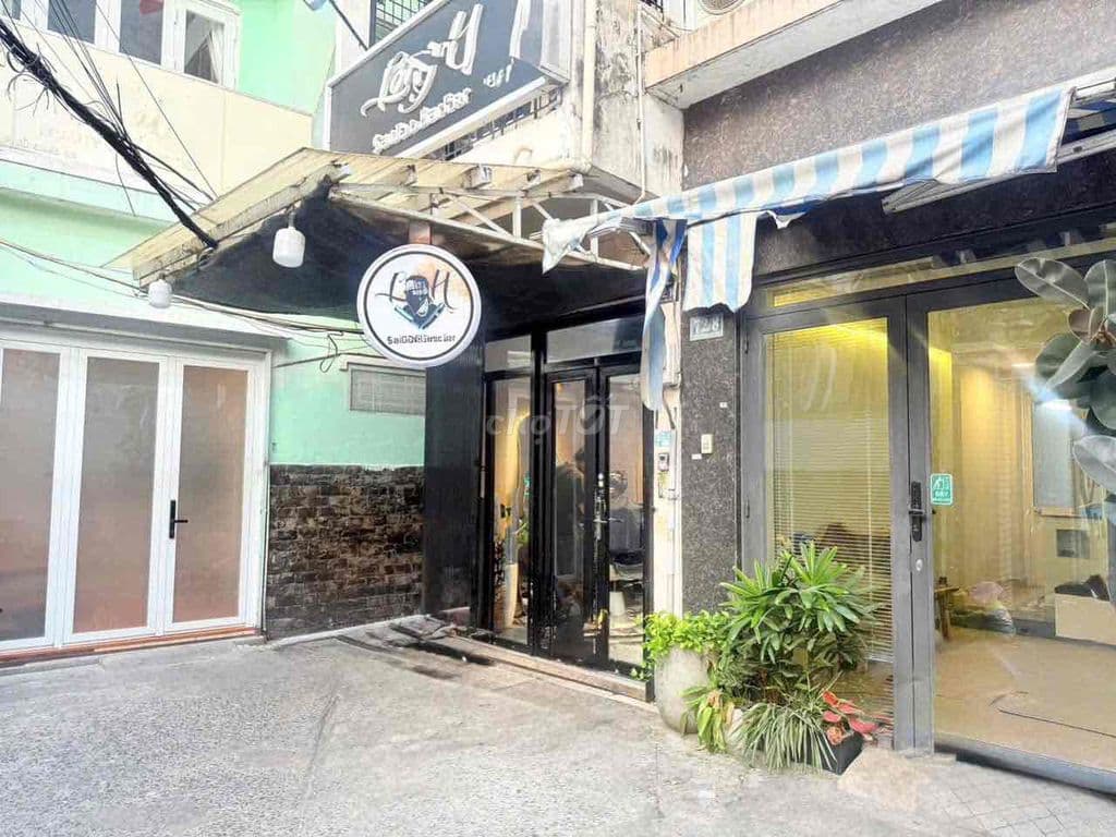 Nhà mt thụt Trần đình xu Q1 hh 1%