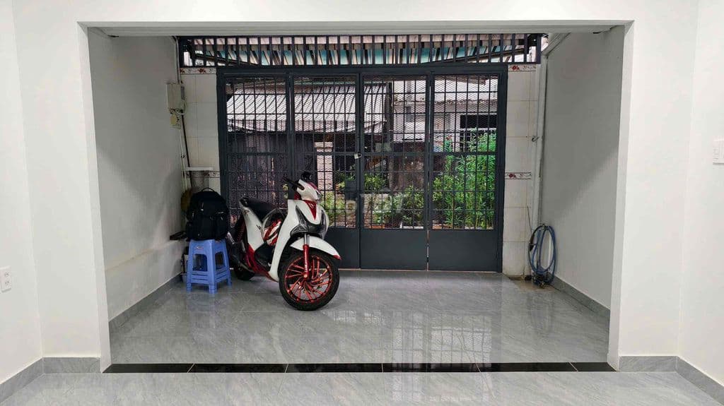 Nhà hẻm kế Hàng Xanh phường 25 Bình Thạnh