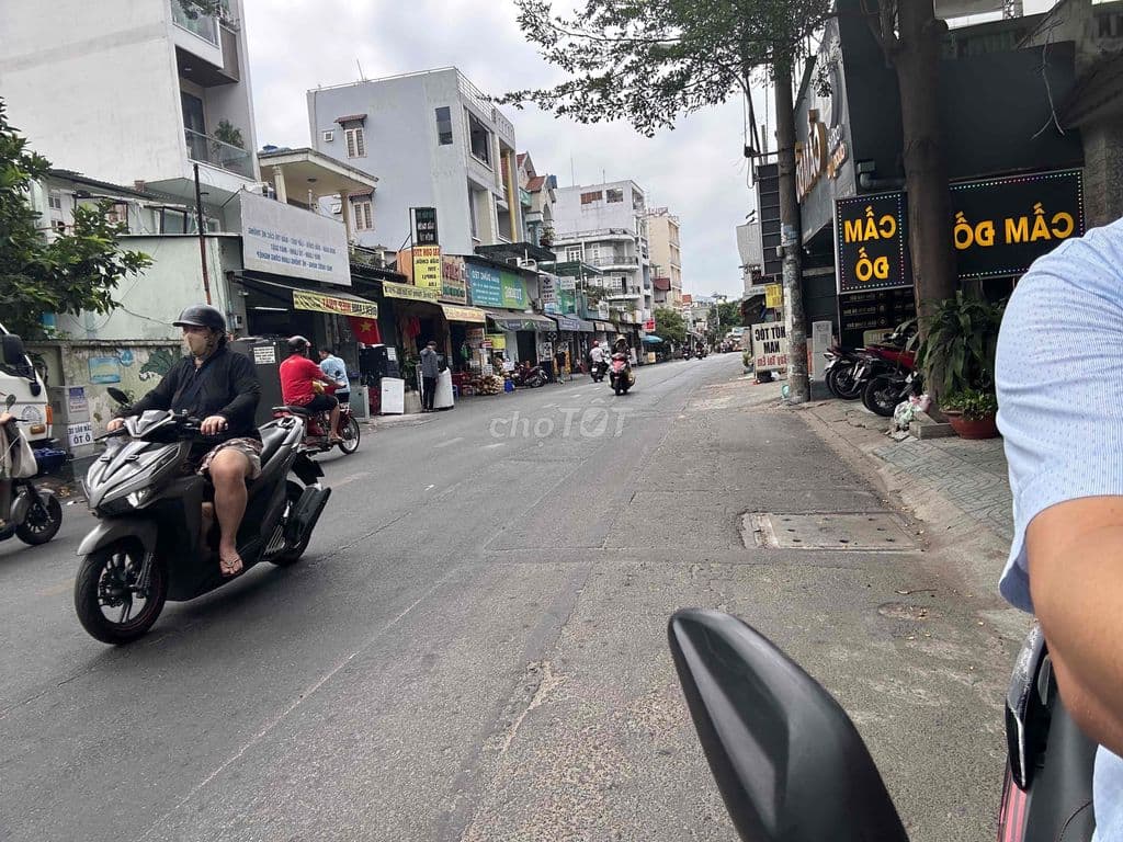 Bán nhà MT Sơn Kỳ Tân Phú 4,15 x 30, 3 lầu. 1MT kinh doanh + 12p trọ - Ảnh 2