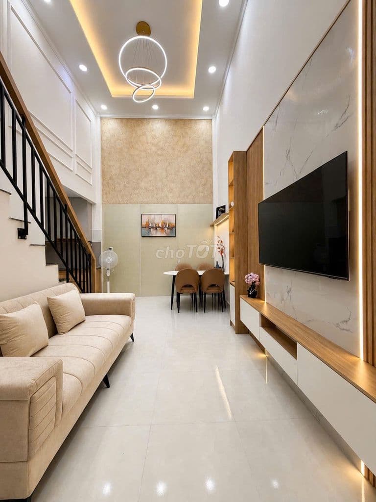 NHÀ ĐẸP HIẾM. XVNT, BÌNH THẠNH - NỞ HẬU CÓ SÂN - DT 70M2 CHỈ 5T38 TL