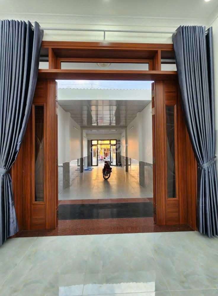 Nhà MT đường Trần Văn Mười . Dân cư đông . Tiện kinh danh buôn bán - Ảnh 2