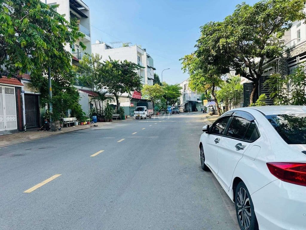 Chỉ 14 tỷ, nhà 2 tầng, Đường Số 494, Phường Tăng Nhơn Phú A Cũ.