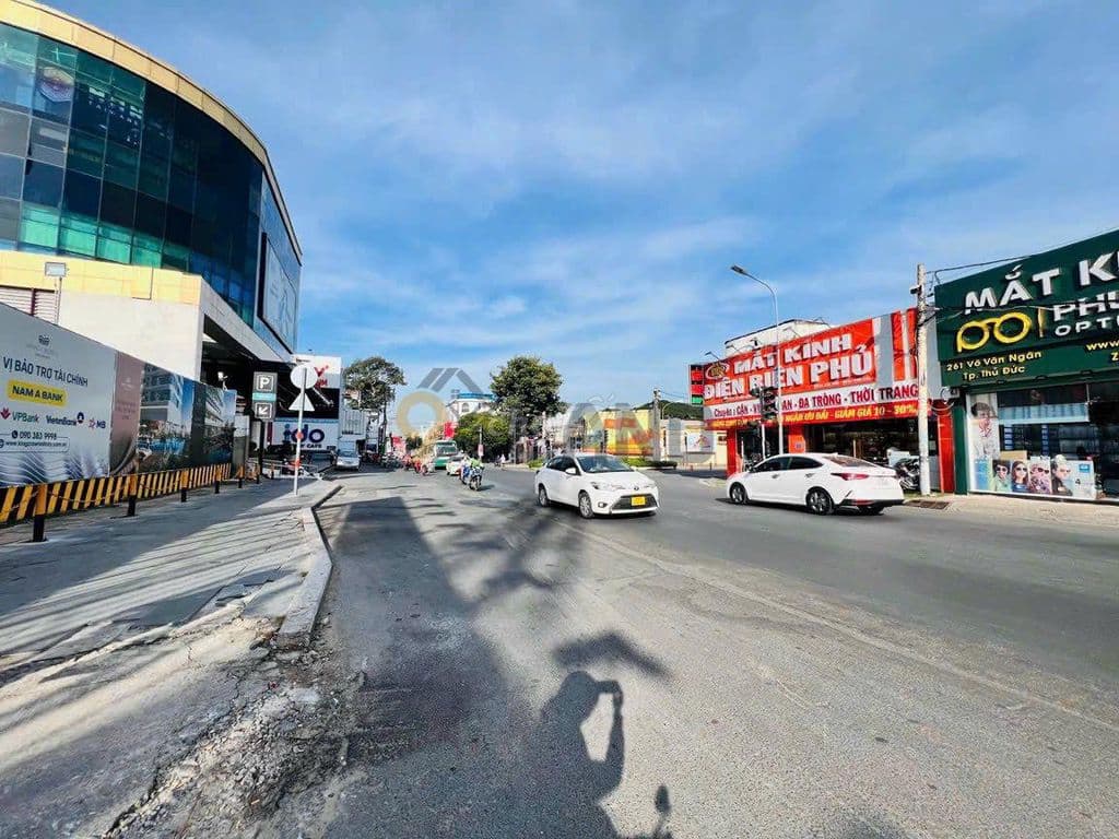 CỰC HIẾM LÔ ĐẤT HXH GẦN VINCOM - SÁT TÔ VĨNH DIỆN CƯ XÁ VƯỜN DÂU 80M2