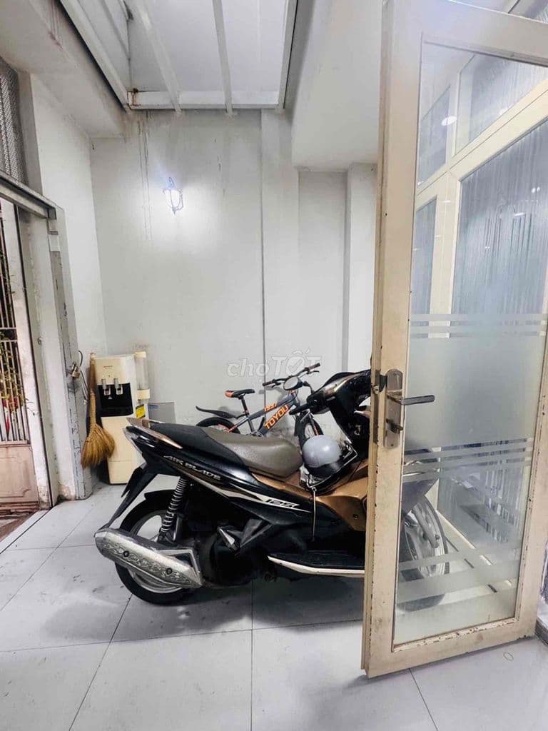 Chỉ 3,xx tỷ - Gần 40m2 - Ở ngay- Vài bước ra mặt tiền Lê Văn Thọ - Ảnh 2